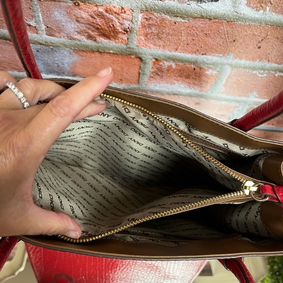 Red leather DKNY handbag - Picture 8 of 12
